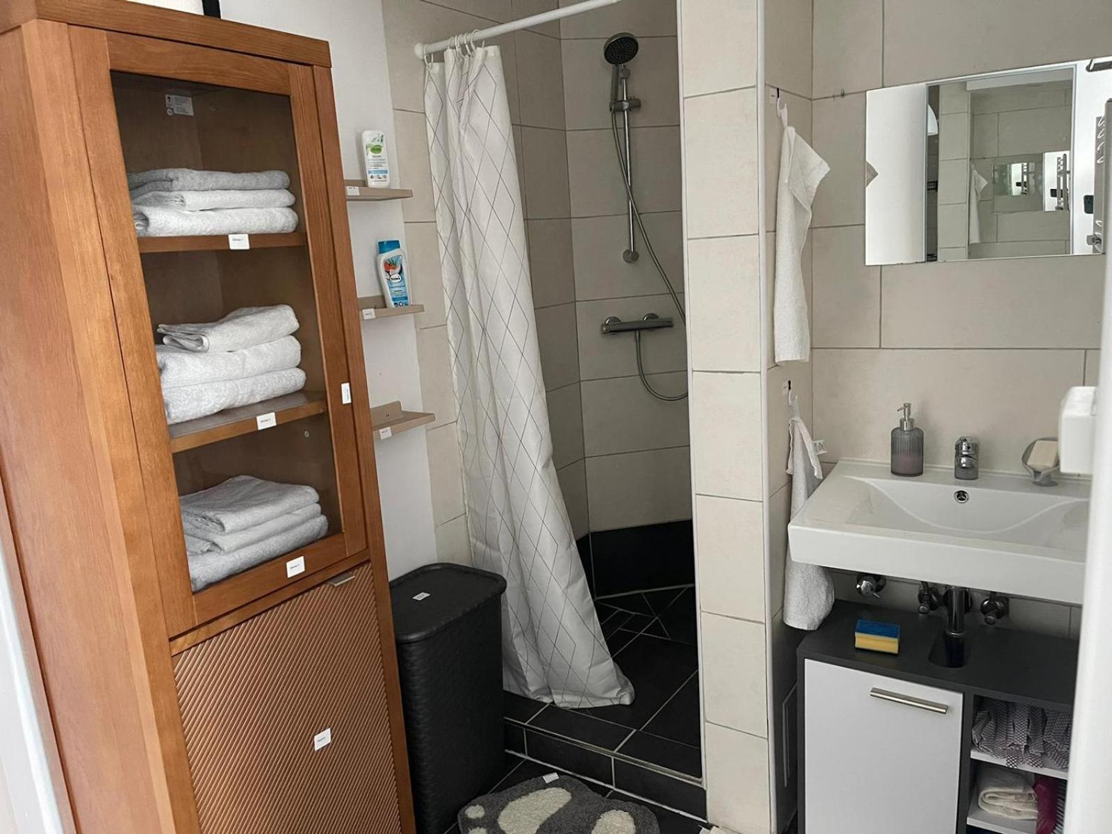 Luxurioeses Zimmer 10Min Zum Universitaet คาสเซล ภายนอก รูปภาพ