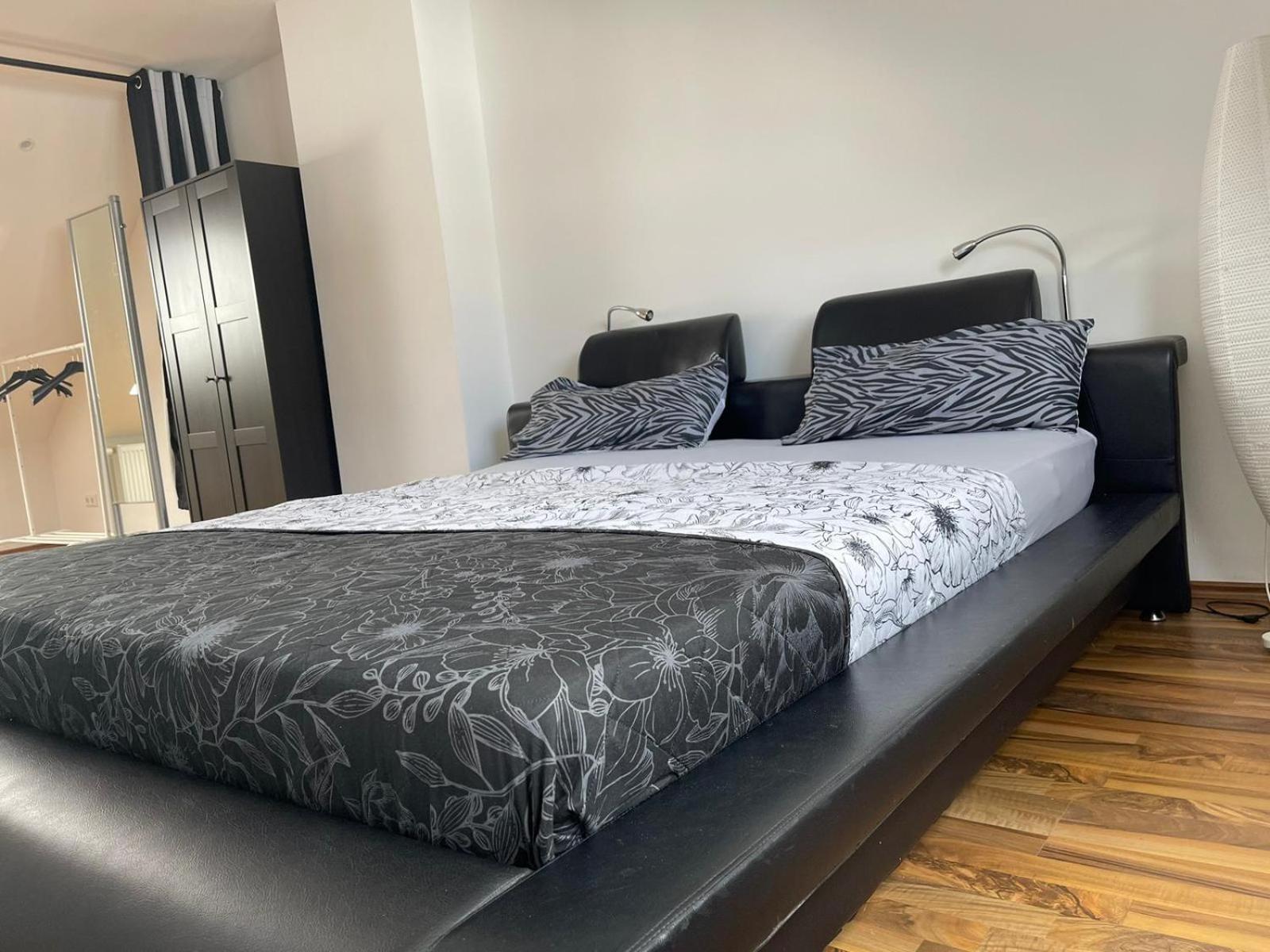 Luxurioeses Zimmer 10Min Zum Universitaet คาสเซล ภายนอก รูปภาพ